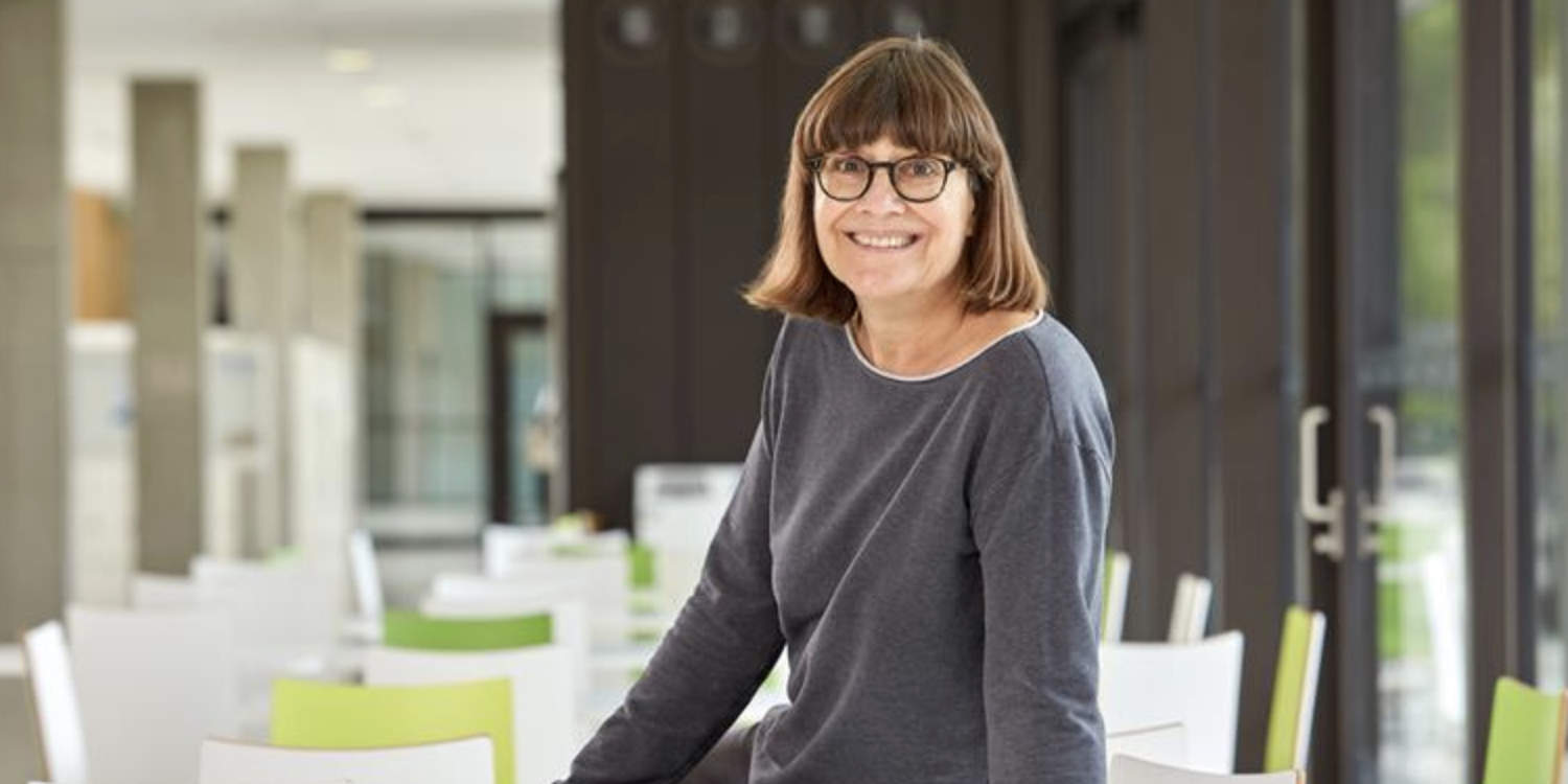 Auf dem Foto ist Prof. Magdalena Götz zu sehen, die in diesem Jahr den Future Insight Prize 2025 erhalten hat.