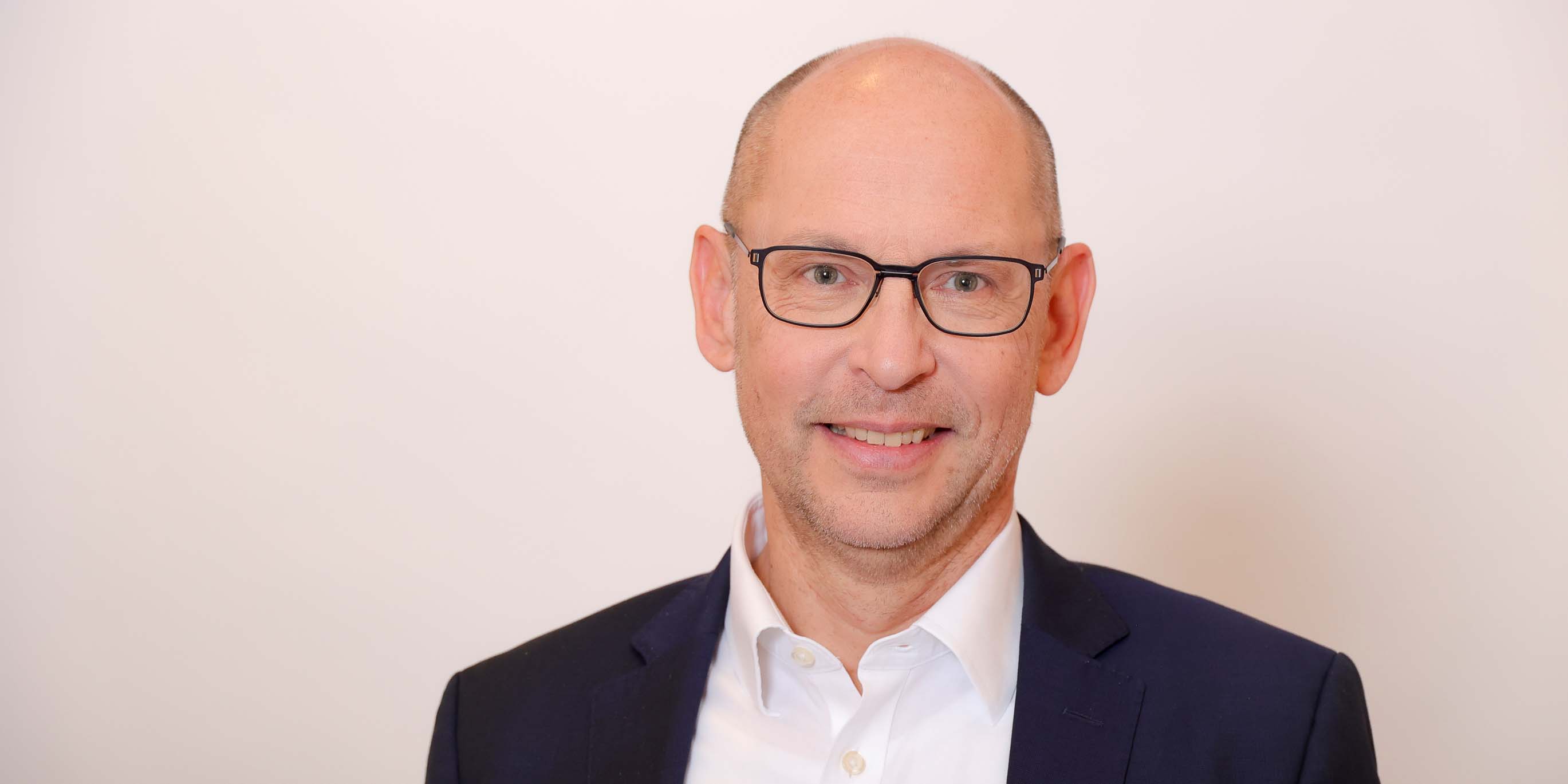 Auf dem Foto ist der neue Vorsitzende Dr. Peter Schüßler des Verbands der Diagnostica-Industrie (VDGH) zu sehen.